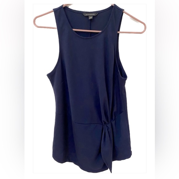 Banana Republic sleeveless top.  EUC - Picture 1 of 9